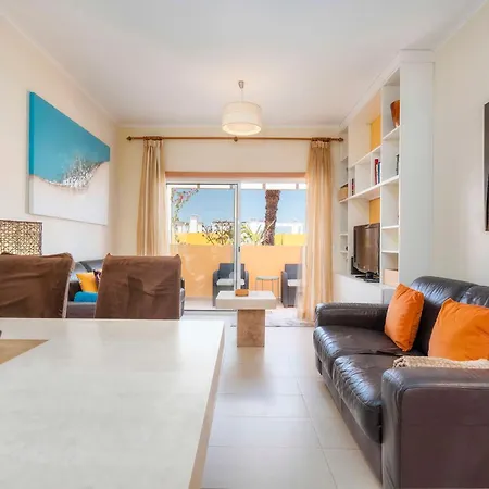 Sol&sombra アパート